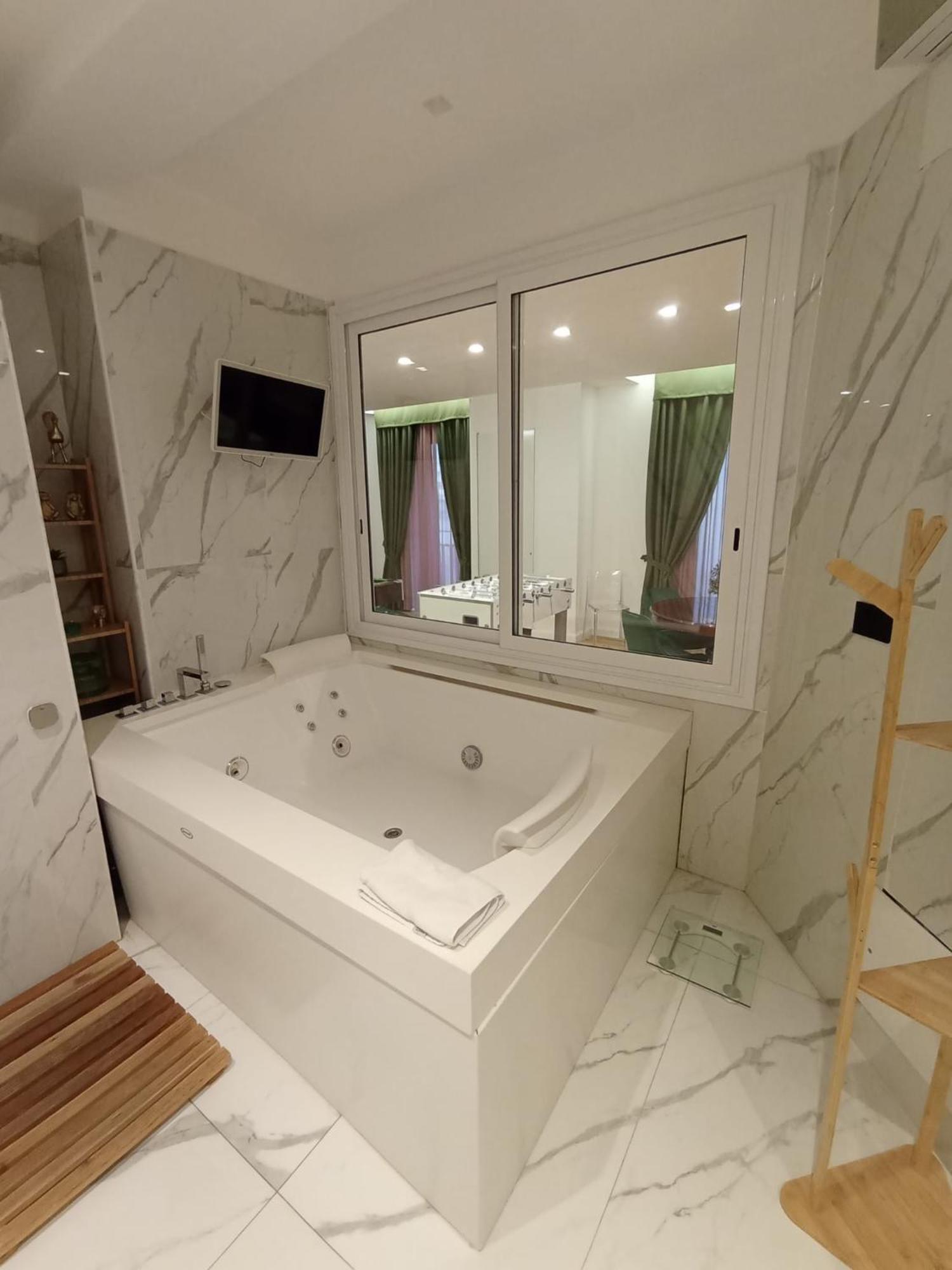 President Plaza Vip Suite Spa By Babylon Stay Naples Luaran gambar