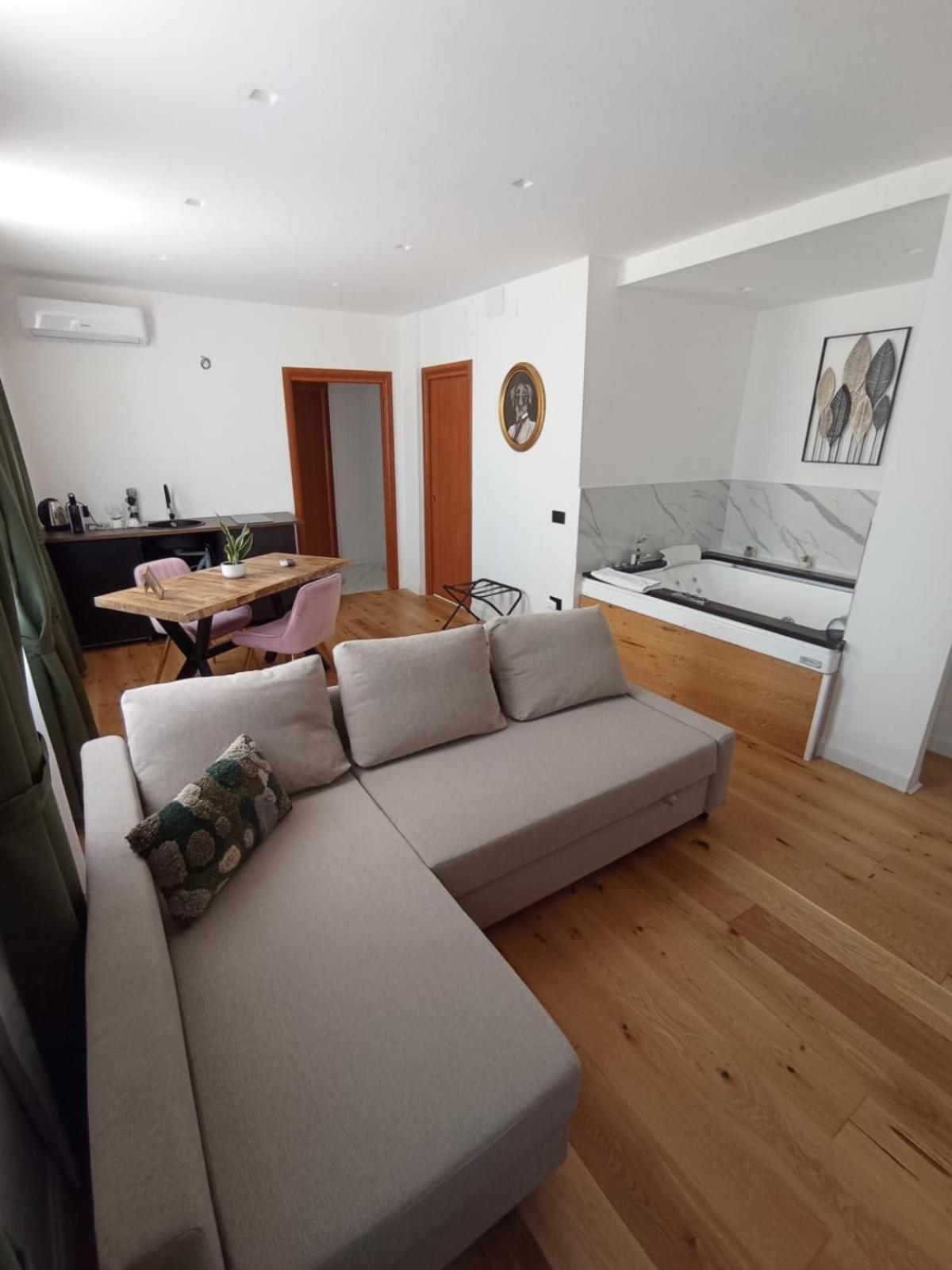 President Plaza Vip Suite Spa By Babylon Stay Naples Luaran gambar